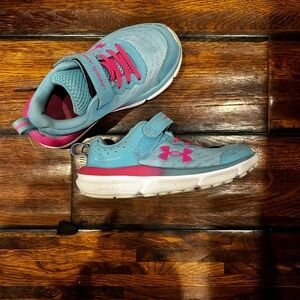 Little Kids UA tennis shoes